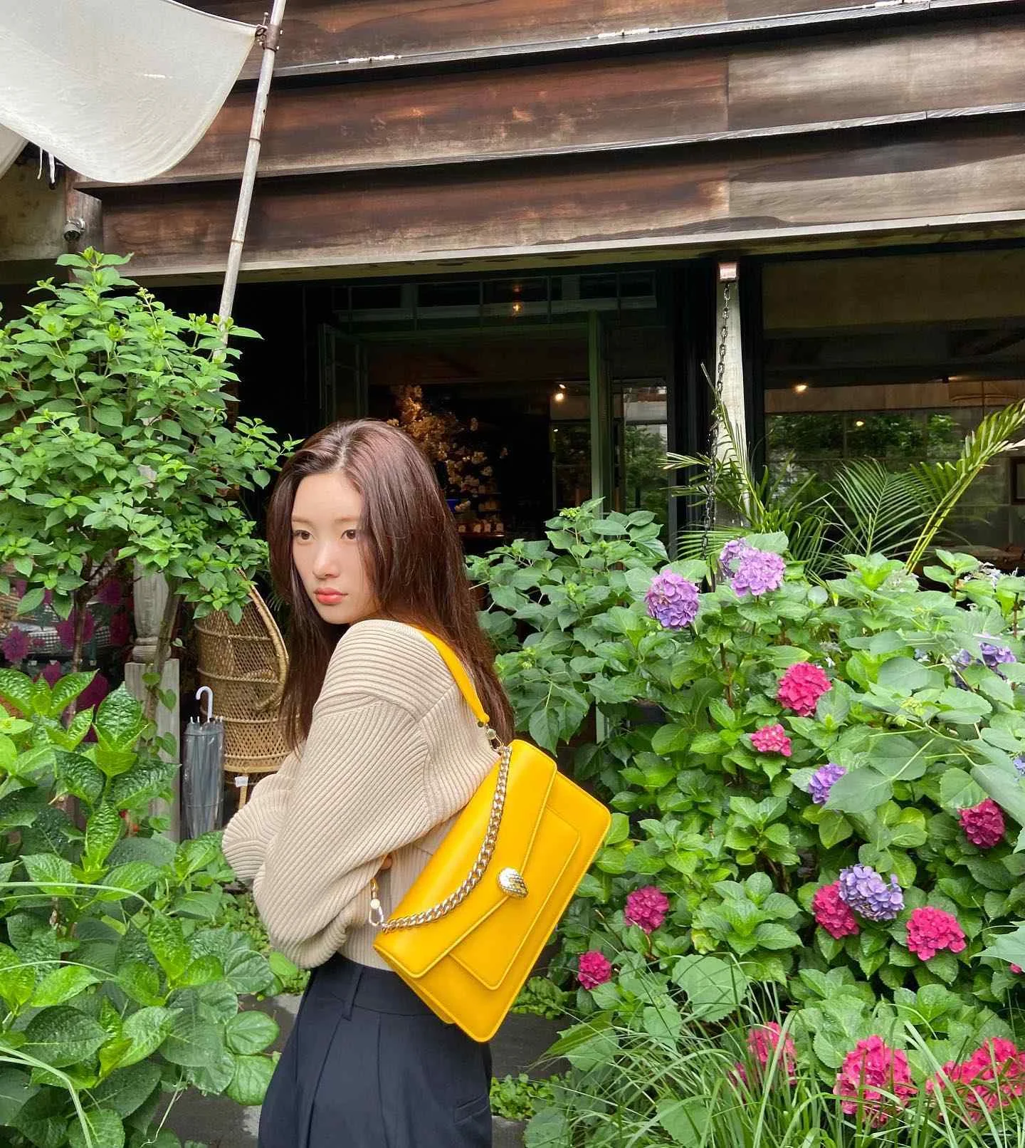 Jung Chae Yeon - jung-chae-yeon-hot-2.webp